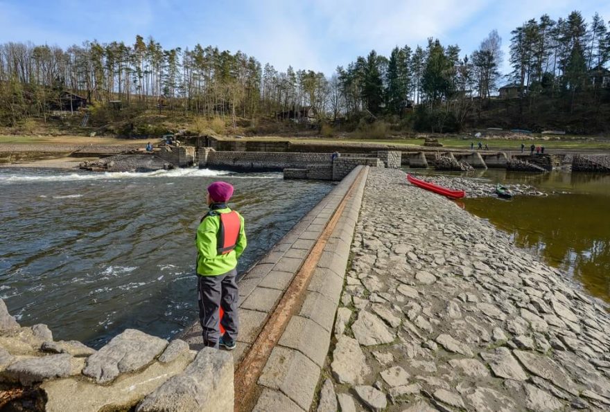 Hlavní atrakcí na úseku jsou bezesporu zbytky novomlýnského jezu / F: Jan Hocek