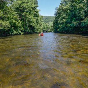 Hron ocení nejen vodáci, ale také milovníci přírody.