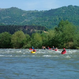 Skalní prahy na řece Ruscova